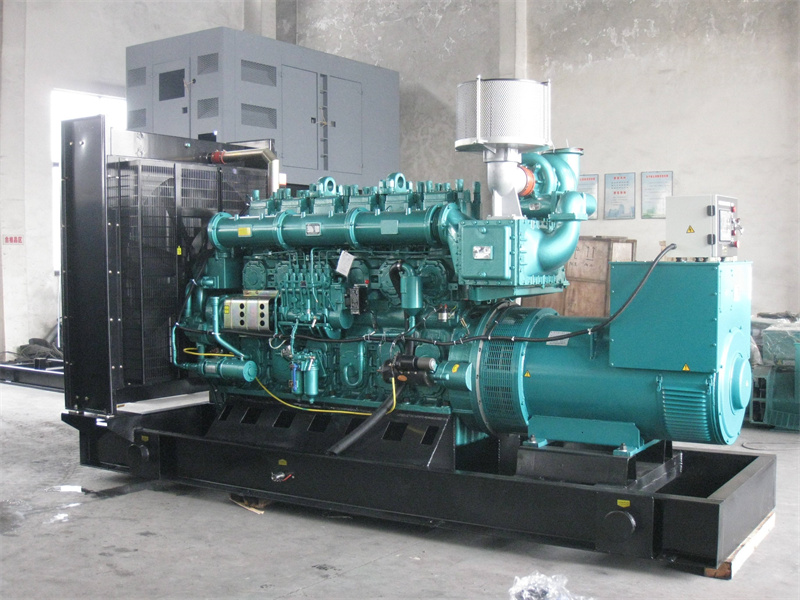 长坡镇200KW 柴油发电机的油耗是多少？