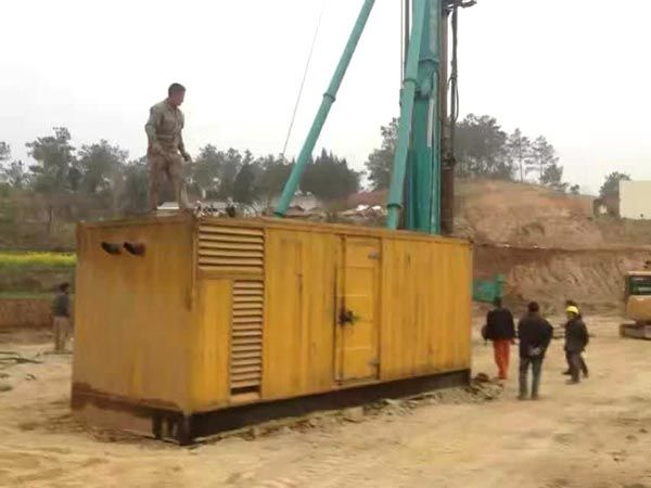 长坡镇如何判断水冷式机油散热器密封件是否需要更换？